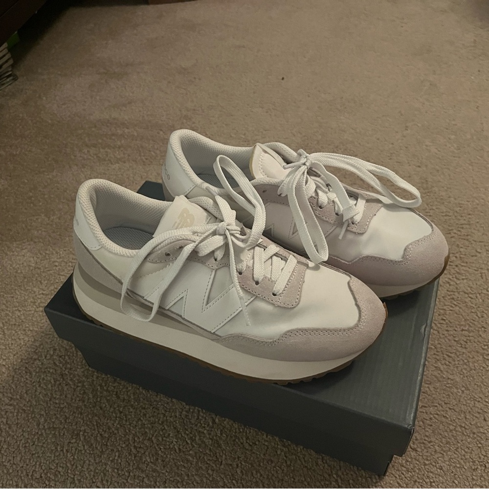 New Balance White and Gray Sneakers - Picture 3 of 5